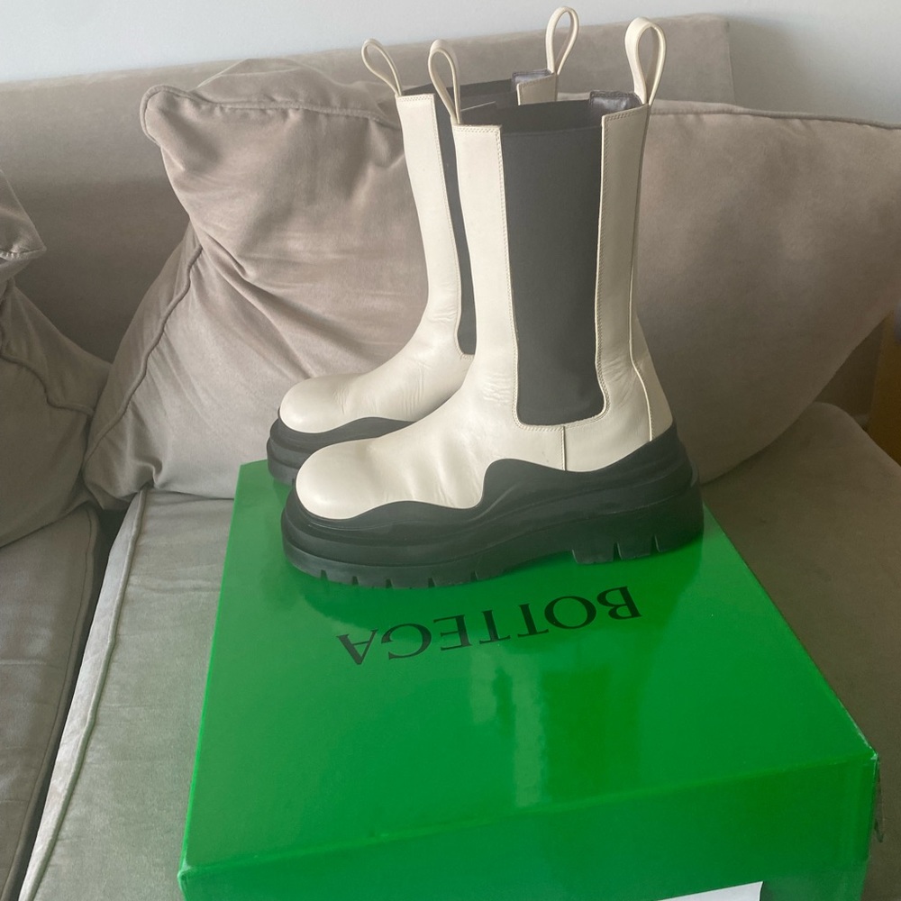 Bottega Veneta The Tire Boots “Sea Salt”